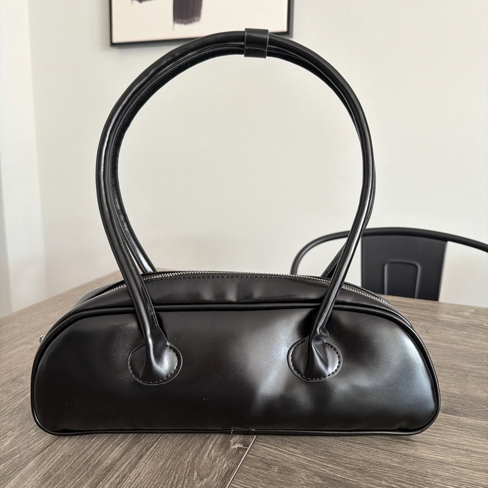 East West shoulder bag